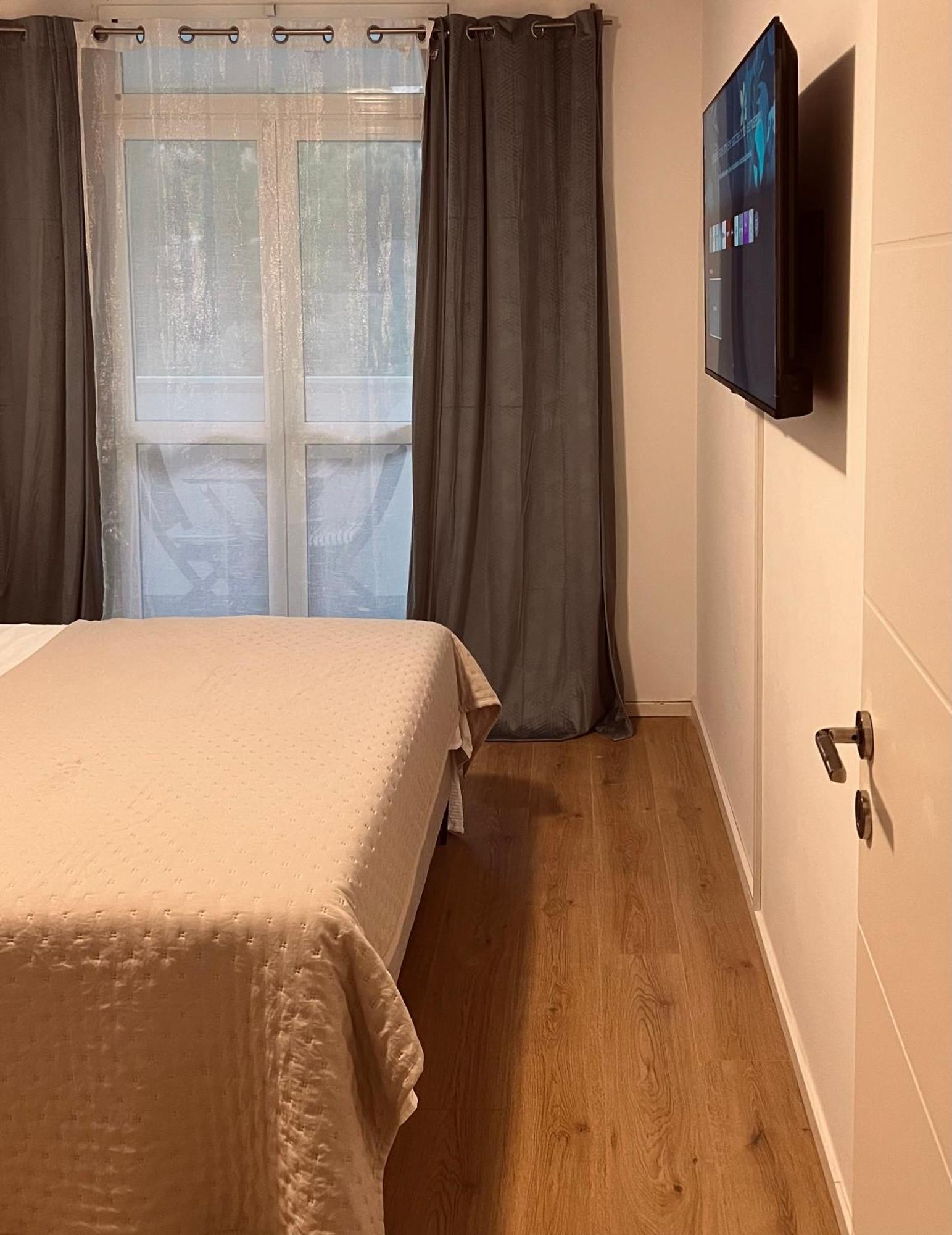 Bright & Sunny Two Bedroom Apartment Dubrovnik Kültér fotó